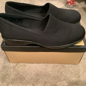 Predictions Black Loafers 7 1/2 W